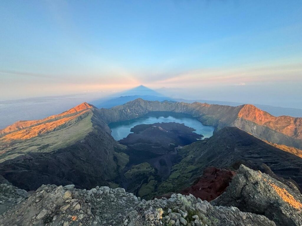Summit Rinjani Trekking