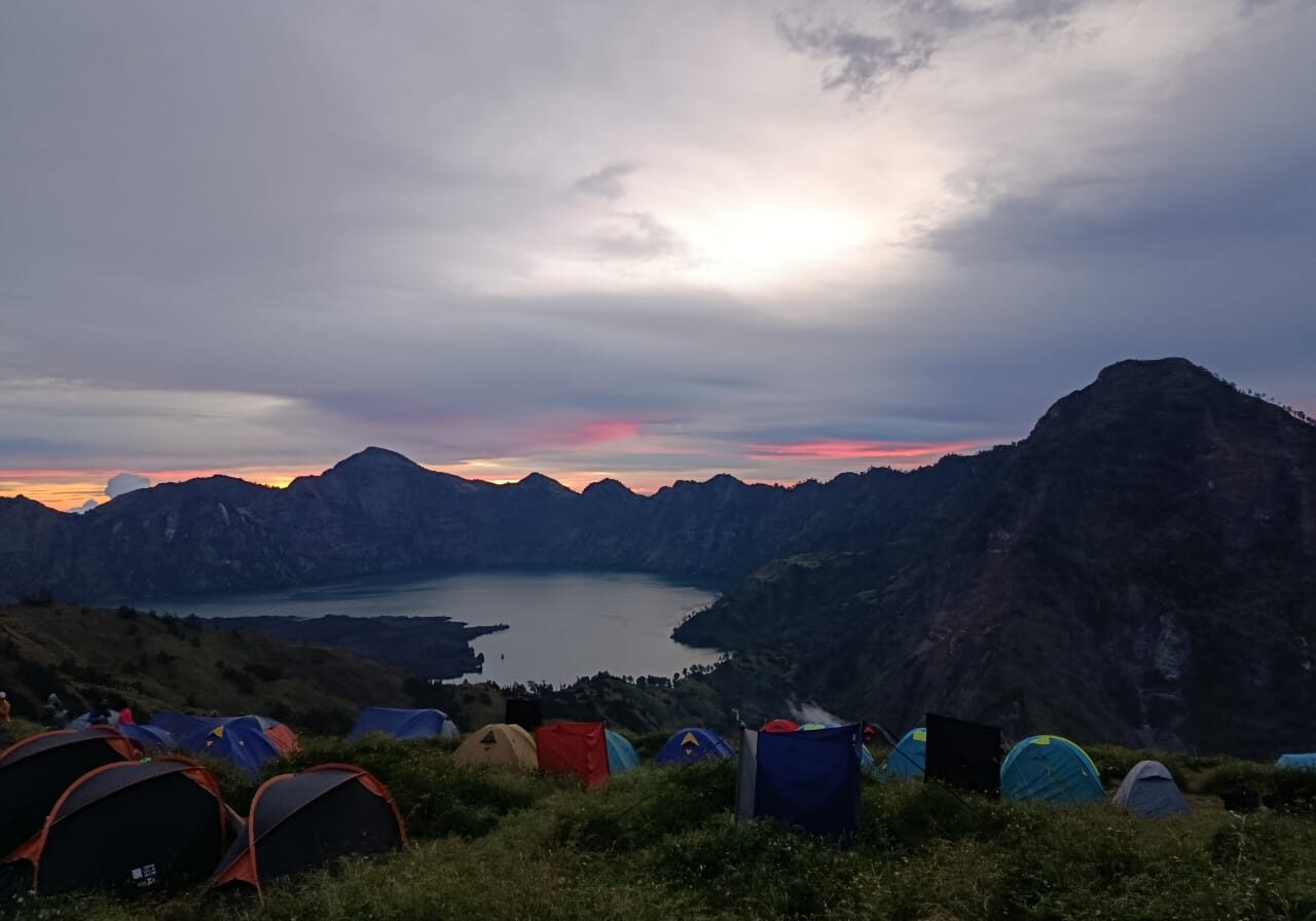 trekking Rinjani Summit
