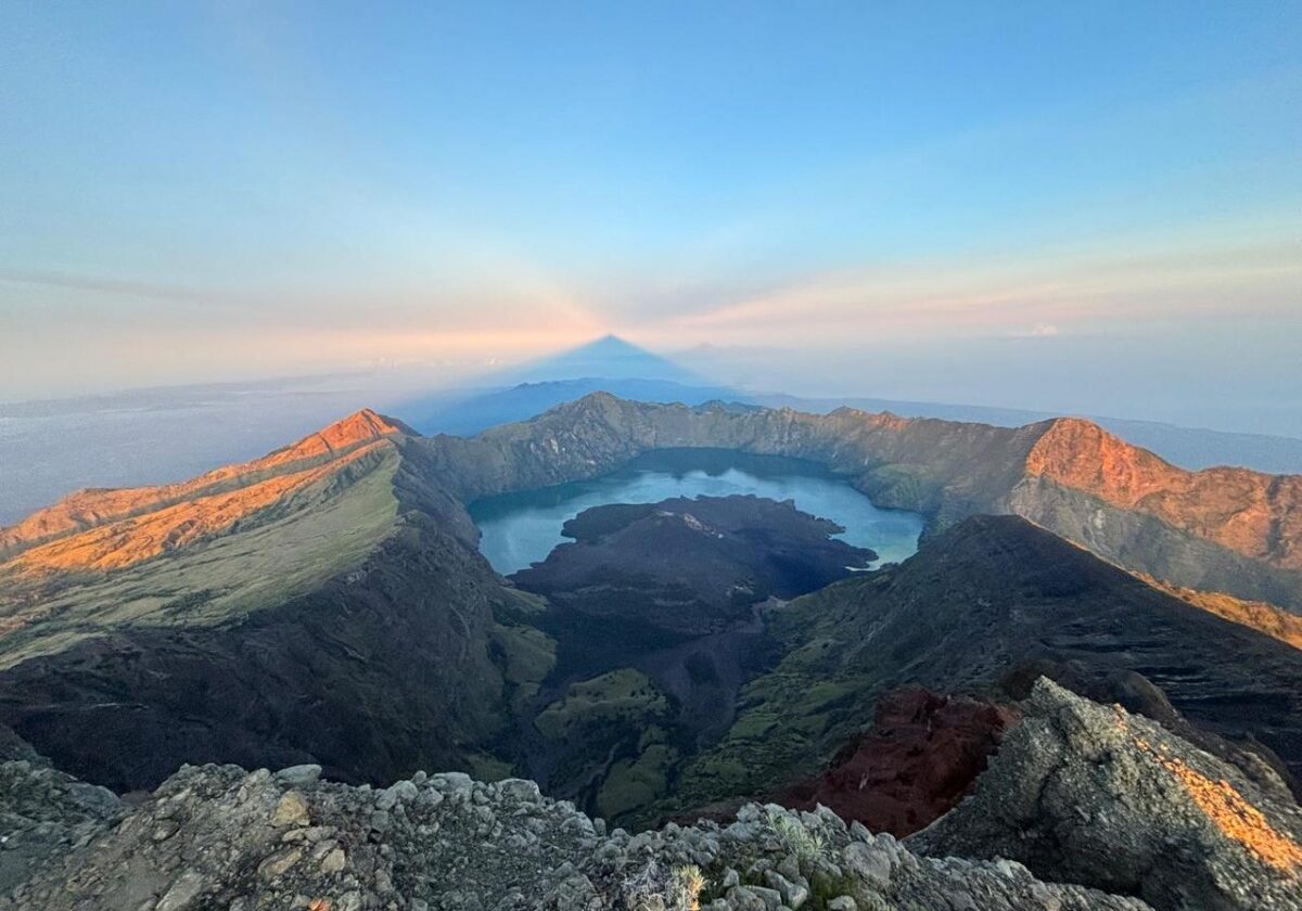 Summit Rinjani Trekking